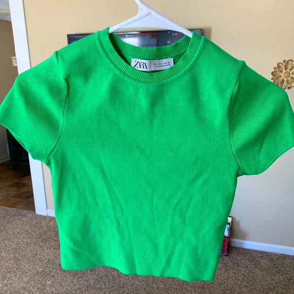 Zara Tops - Zara Green Cropped Ribbed Tee size M